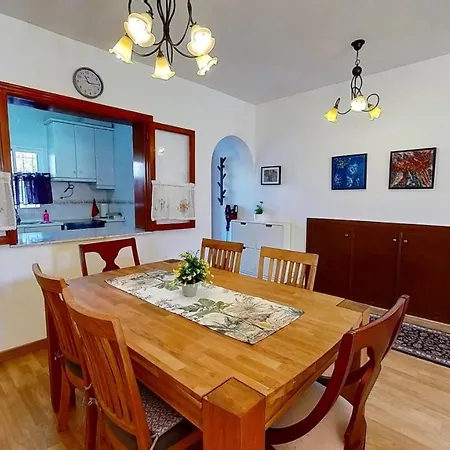 Сasa de vacaciones Spacious Townhouse Calas Blancas Beachside Torrevieja